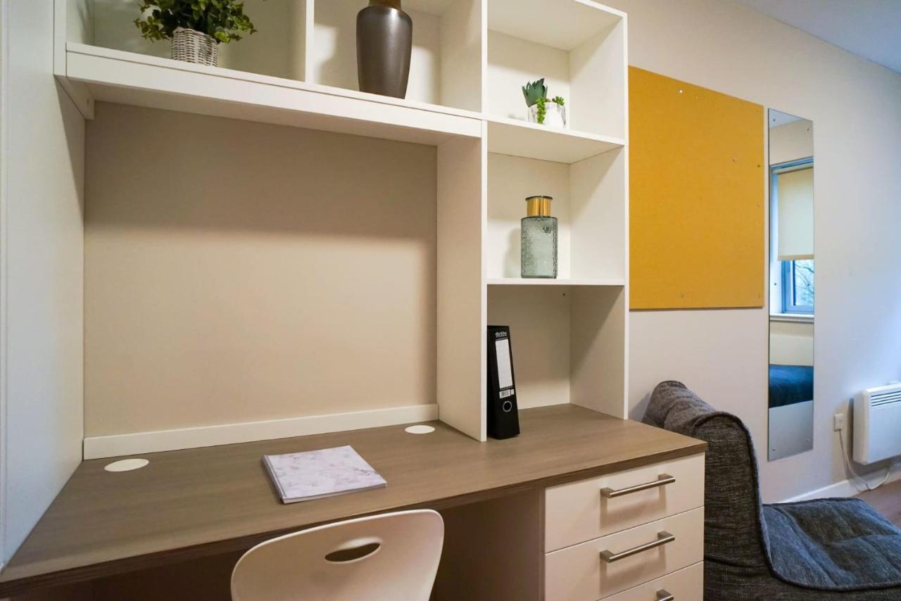 1 Bedroom Apartments, Studios And Ensuite Bedrooms With Shared Kitchen At Centro House In Stirling Exteriér fotografie