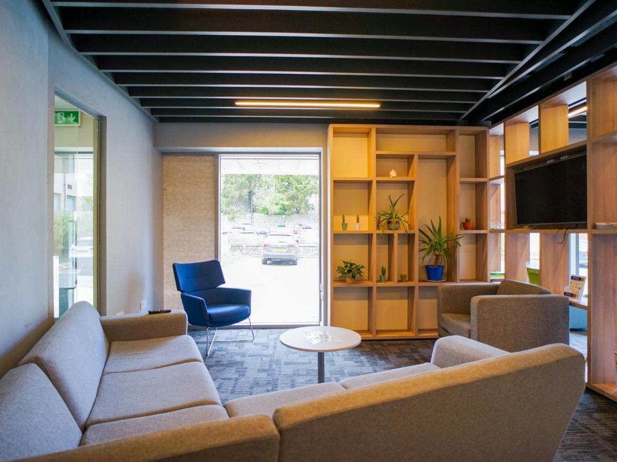 1 Bedroom Apartments, Studios And Ensuite Bedrooms With Shared Kitchen At Centro House In Stirling Exteriér fotografie