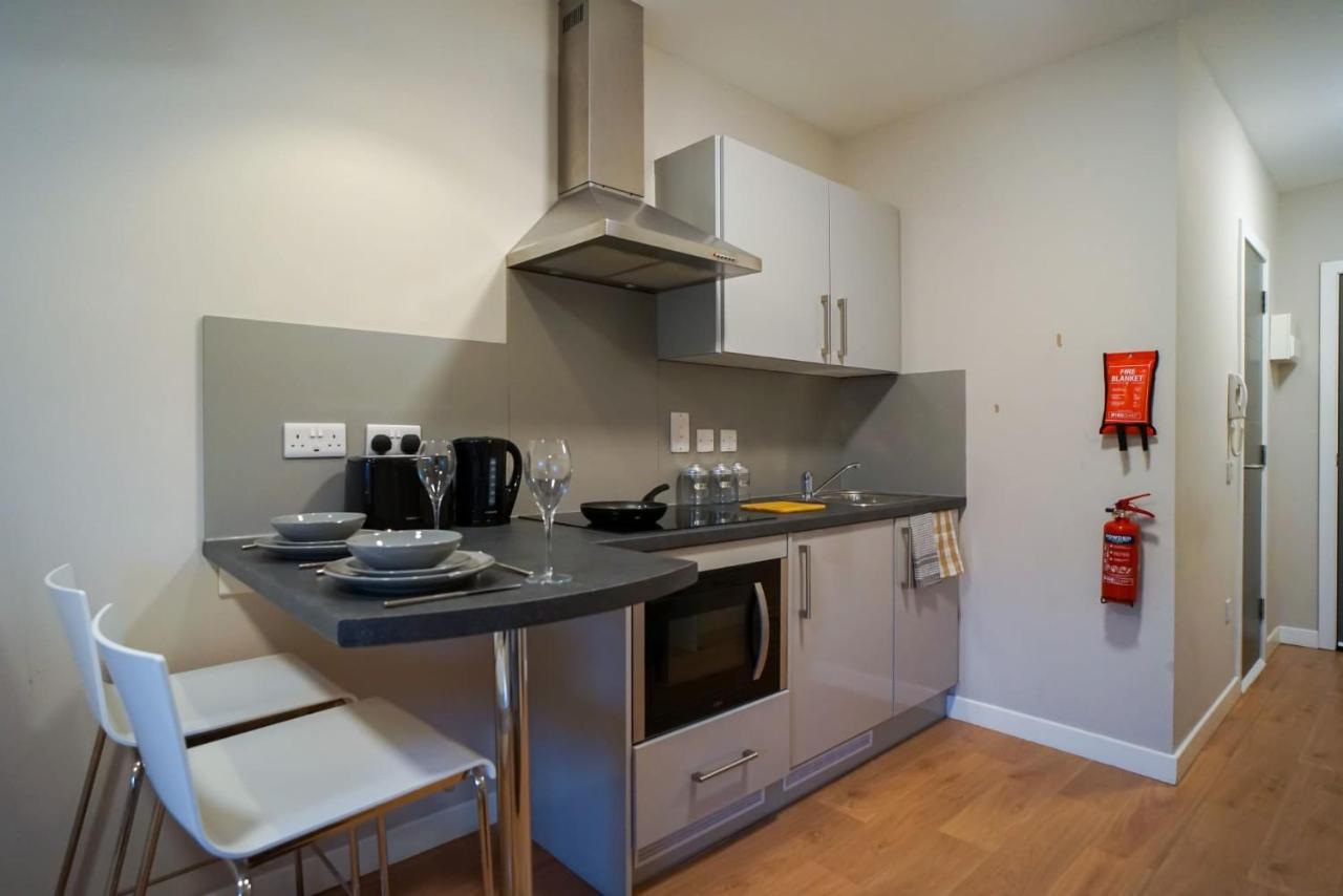 1 Bedroom Apartments, Studios And Ensuite Bedrooms With Shared Kitchen At Centro House In Stirling Exteriér fotografie