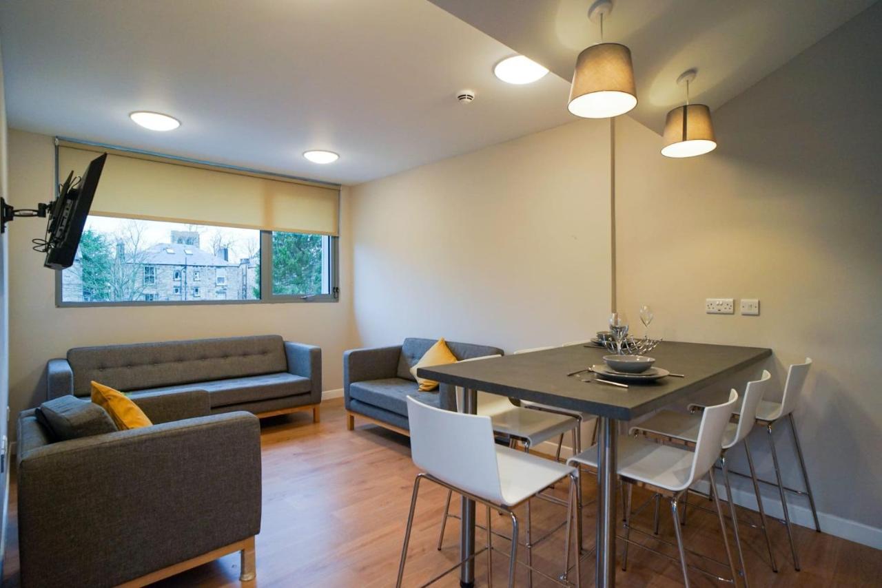 1 Bedroom Apartments, Studios And Ensuite Bedrooms With Shared Kitchen At Centro House In Stirling Exteriér fotografie