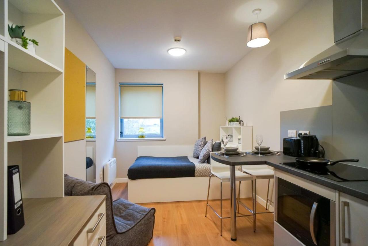 1 Bedroom Apartments, Studios And Ensuite Bedrooms With Shared Kitchen At Centro House In Stirling Exteriér fotografie